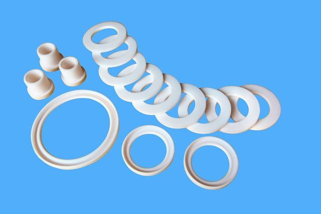 Performance of Fluoroplastic Pipe and Its Application in Gas Sampling and Pretreatment
